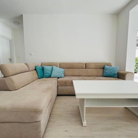 Apartment With Terrace And Private Parking Kotor Luaran gambar