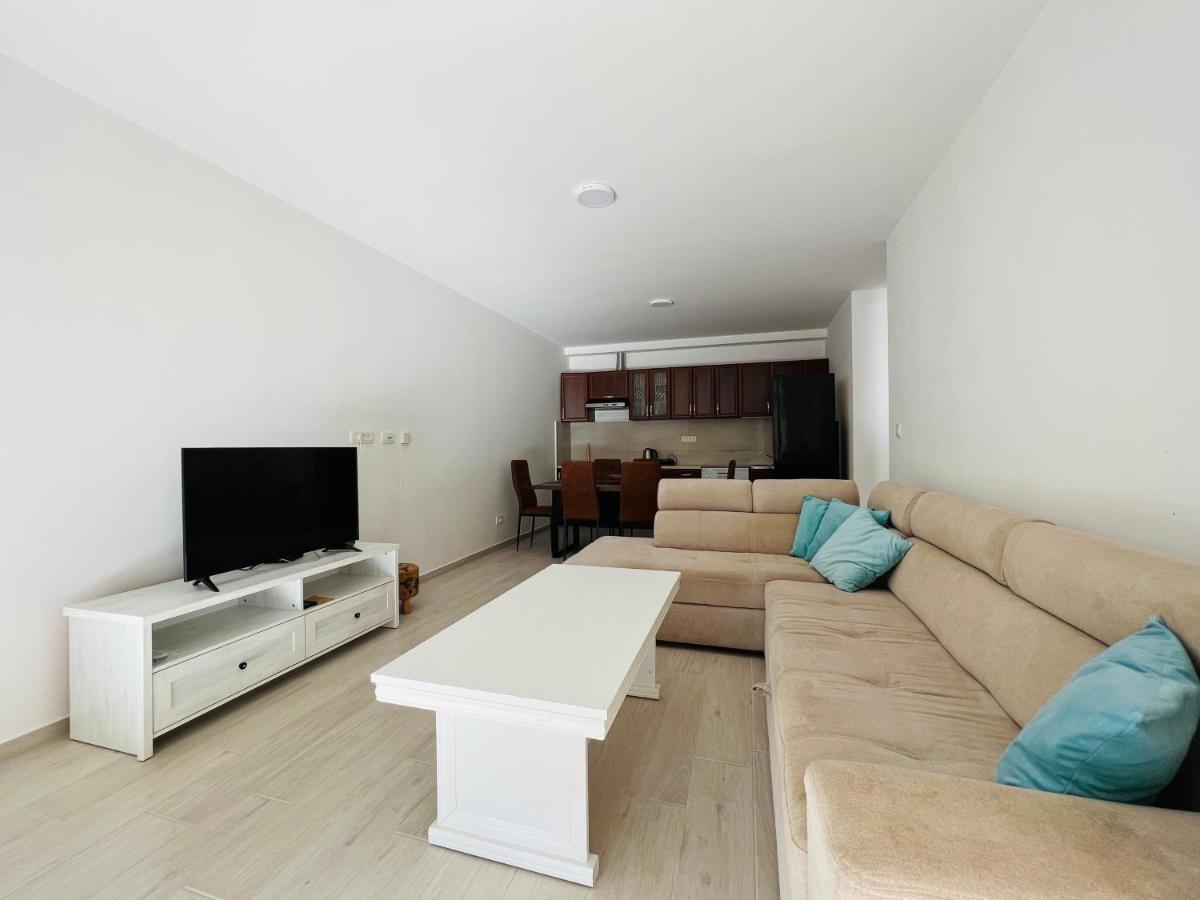 Apartment With Terrace And Private Parking Kotor Luaran gambar