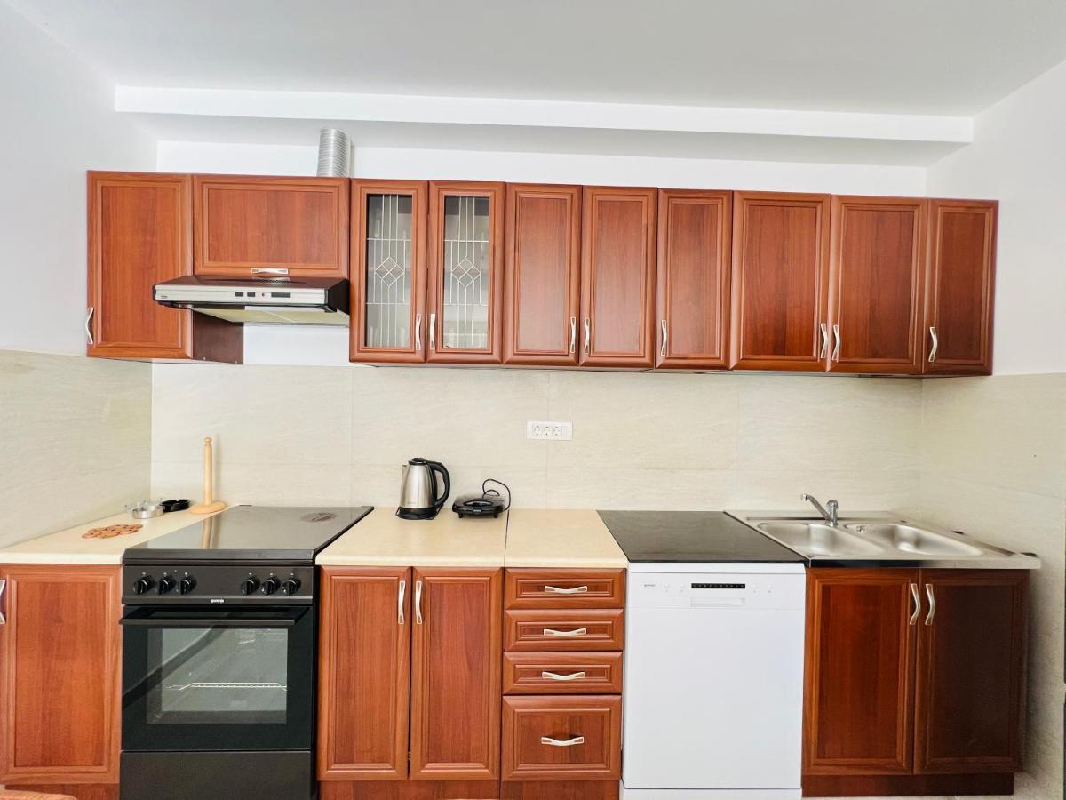 Apartment With Terrace And Private Parking Kotor Luaran gambar