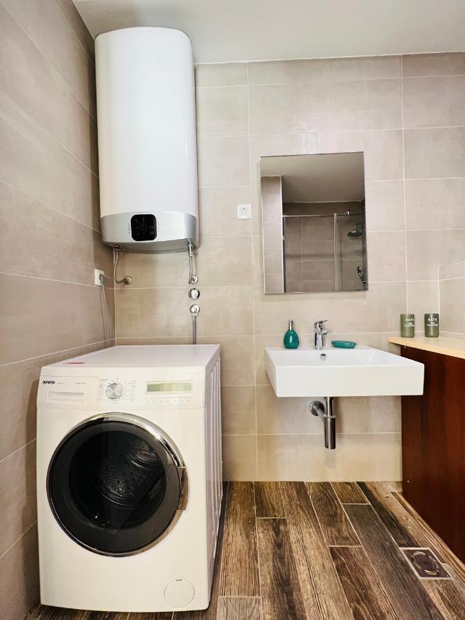 Apartment With Terrace And Private Parking Kotor Luaran gambar