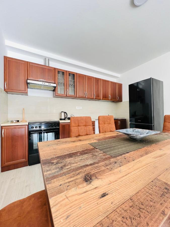 Apartment With Terrace And Private Parking Kotor Luaran gambar