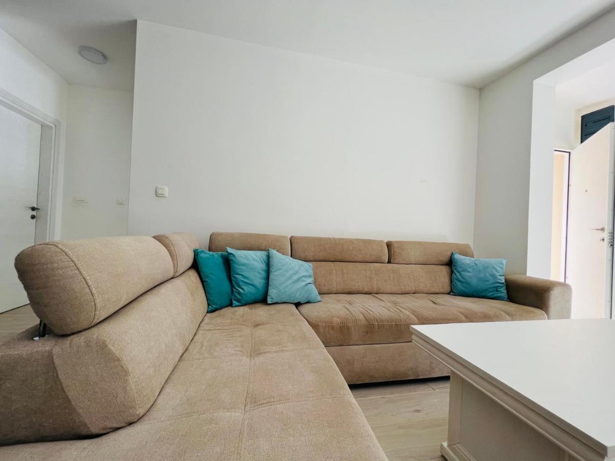 Apartment With Terrace And Private Parking Kotor Luaran gambar