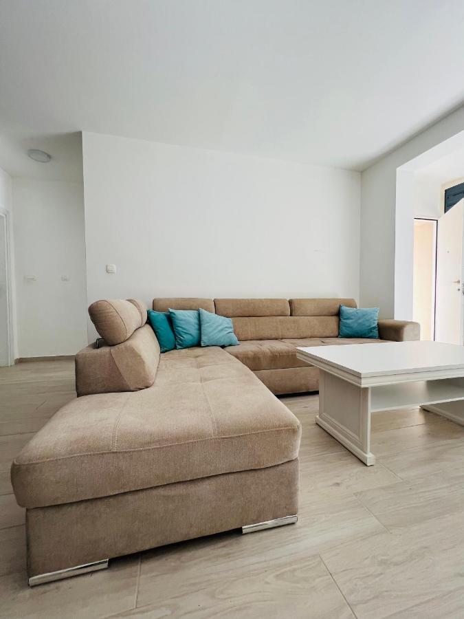 Apartment With Terrace And Private Parking Kotor Luaran gambar