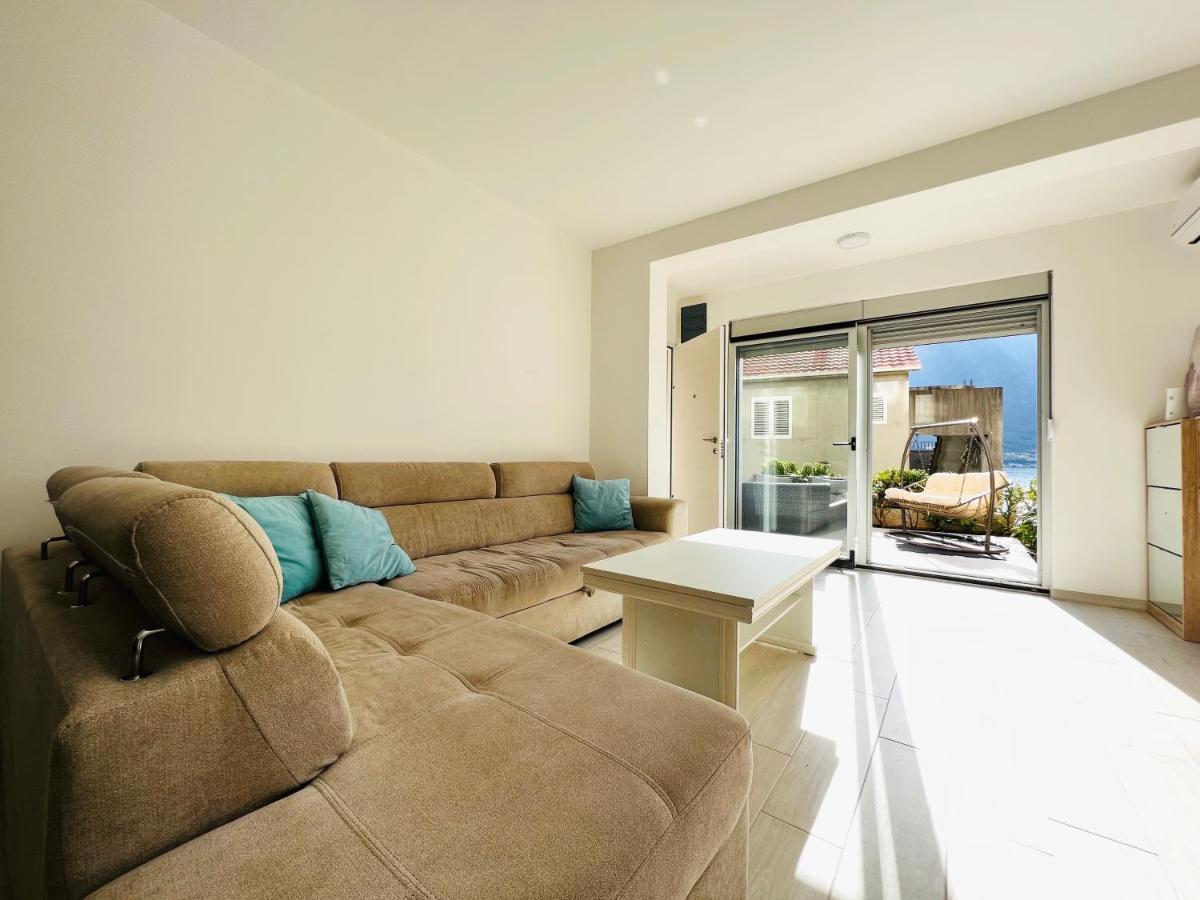 Apartment With Terrace And Private Parking Kotor Luaran gambar