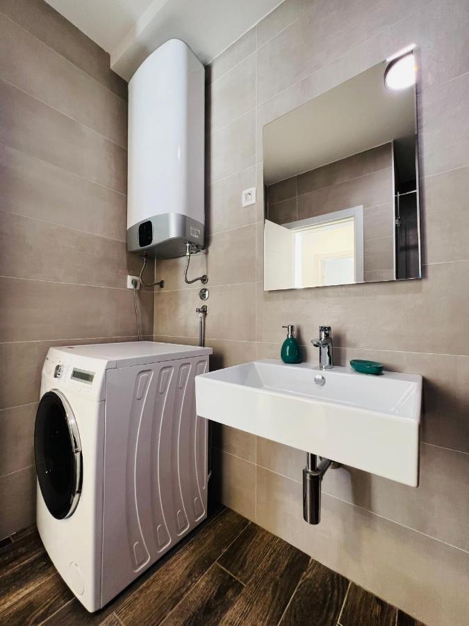 Apartment With Terrace And Private Parking Kotor Luaran gambar