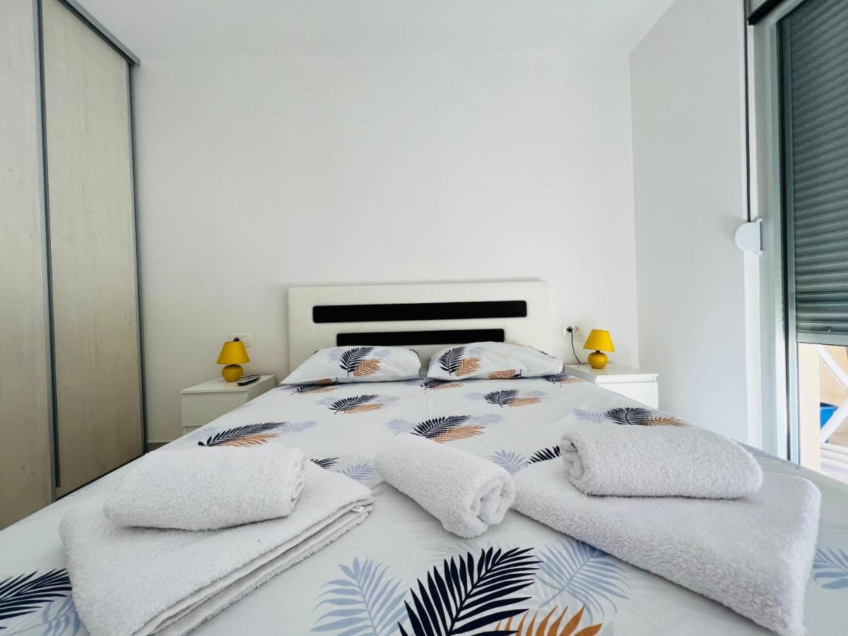 Apartment With Terrace And Private Parking Kotor Luaran gambar