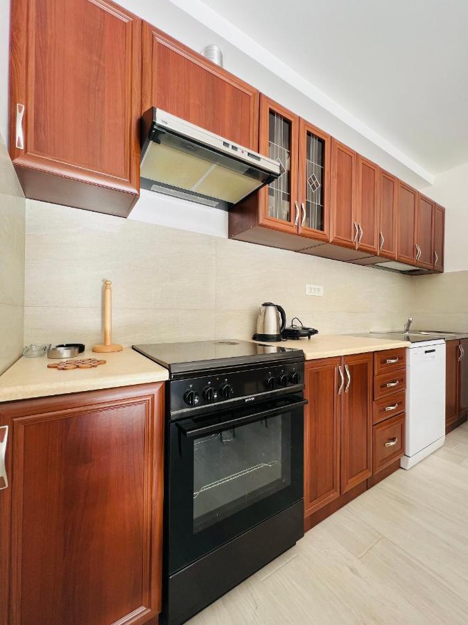 Apartment With Terrace And Private Parking Kotor Luaran gambar